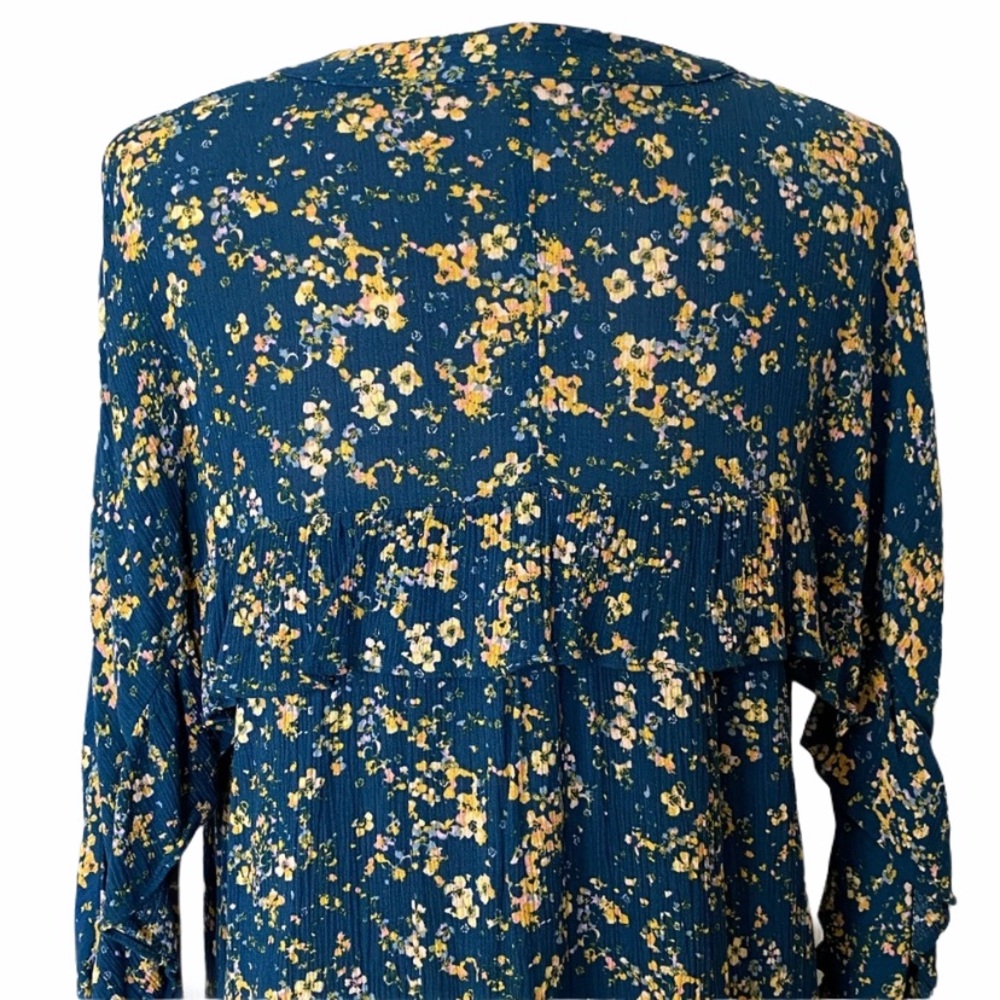 ⭐️ SOLD ⭐️ LAUREN CONRAD Floral Ruffle Blouse - Picture 7 of 10